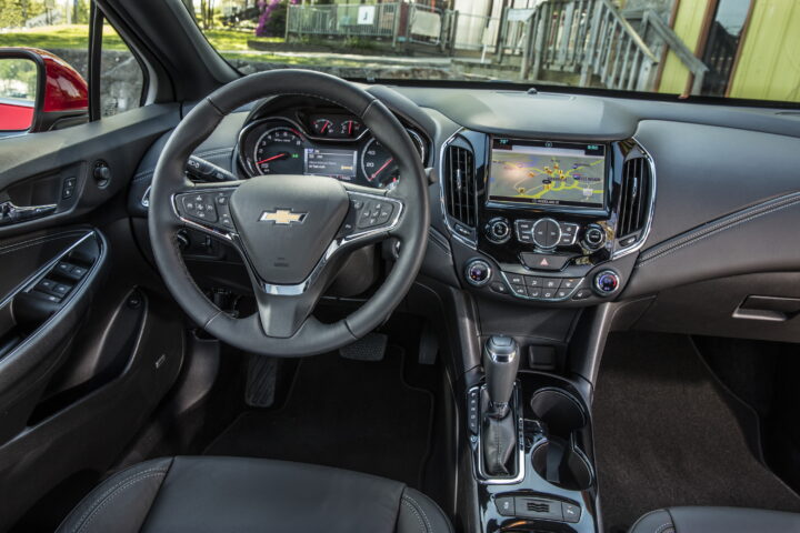2016 Chevrolet Cruze interior